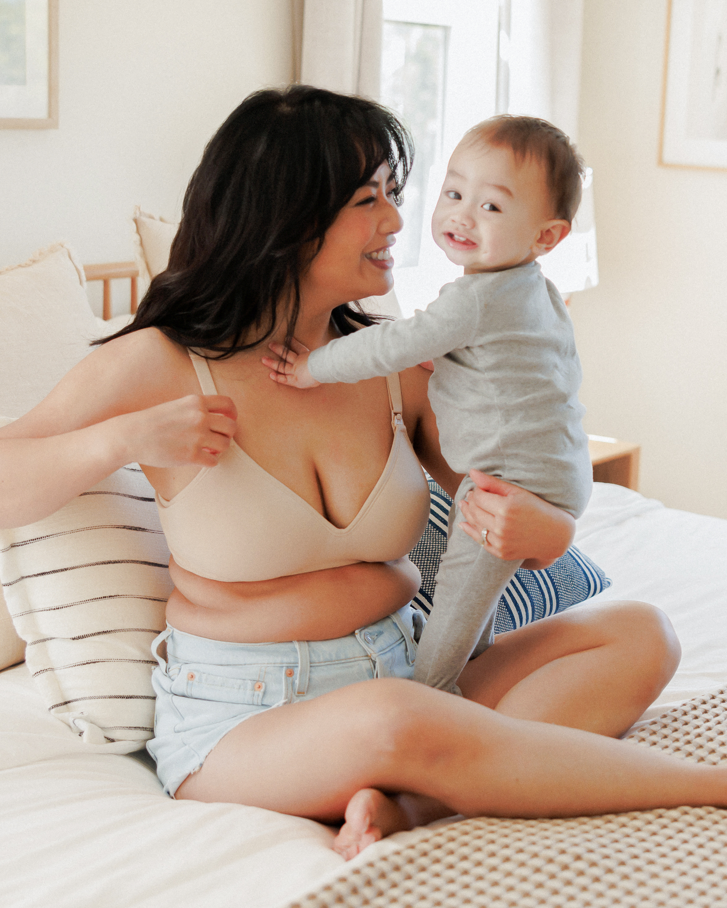 Signature Sublime® Contour Hands-Free Pumping & Nursing Bra | Beige