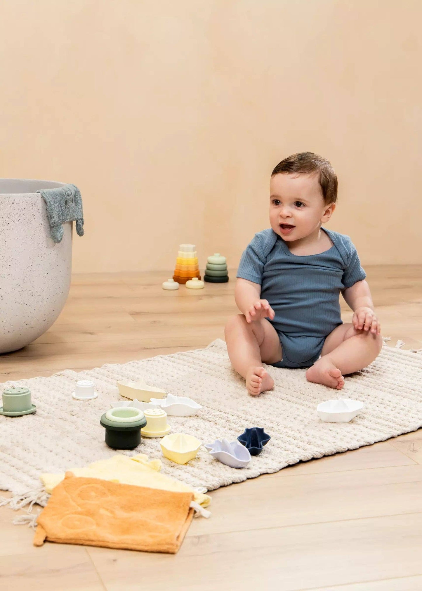 3 Sets of Silicone Stackable Bath Toys (14 pcs)