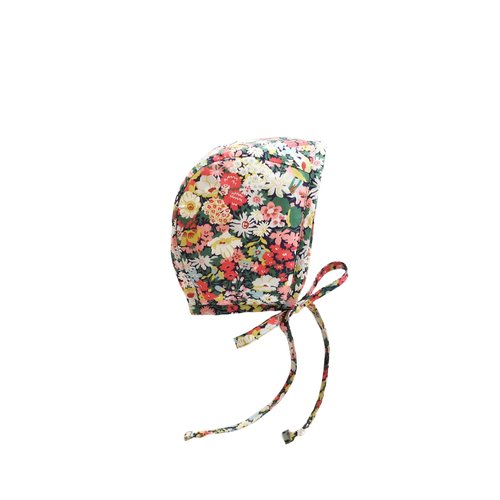 A versatile + stunning floral, you'll treasure Wild Poppy forever.
Why you'll love our brimless bonnets:
* Classic bonnet silhouette that sweetly frames your ba