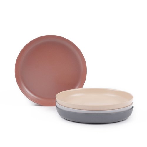 Our Toddler Plate Set features (4) pint-sized plates in an assorted mix of pop colors that will brighten up any meal! Eco-friendly, BPA-free, reusable and dishwasher