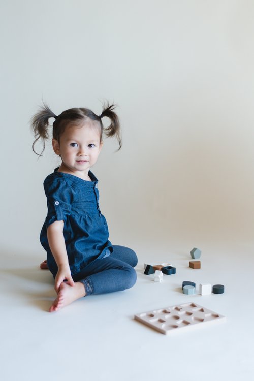 Our mini shape puzzle is perfect for the little problem solvers and shape learners in your life!
It’s made of 100% food-grade silicone, so it’s easy to clean, soft o
