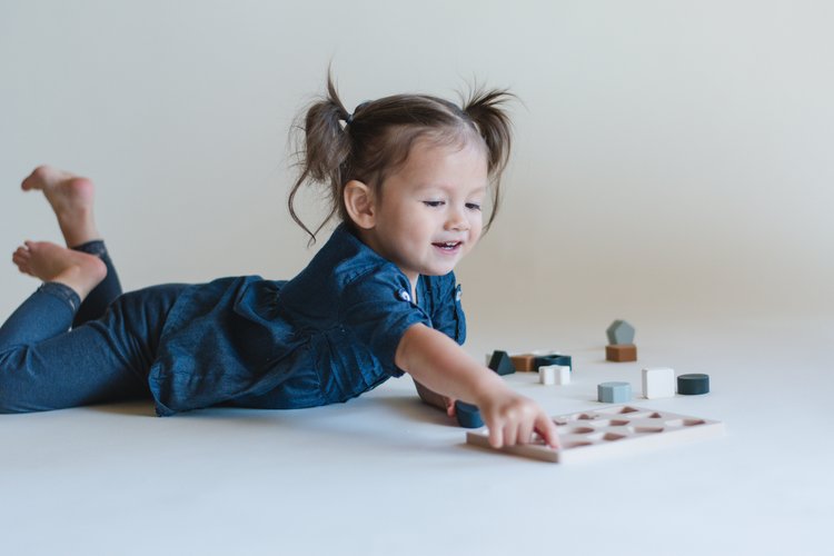 Our mini shape puzzle is perfect for the little problem solvers and shape learners in your life!
It’s made of 100% food-grade silicone, so it’s easy to clean, soft o