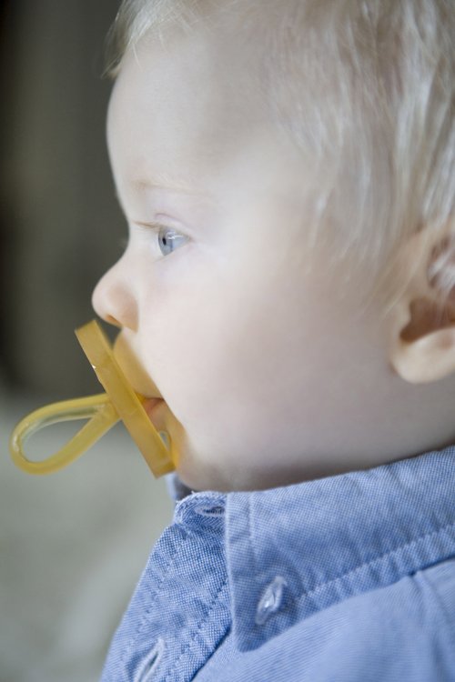 Made from pure, all-natural latex rubber from the Hevea Brasiliense tree, Natursutten pacifiers are softer than silicone and are extremely hygienic because they are