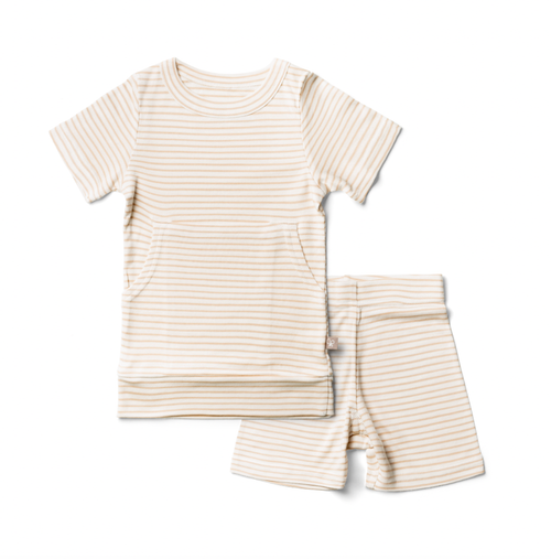 The perfect two-piece outfit for a day out running errands or for an extra-cozy bedtime. Now with shorts and short sleeves for the warmer temperatures!
Fabric:
