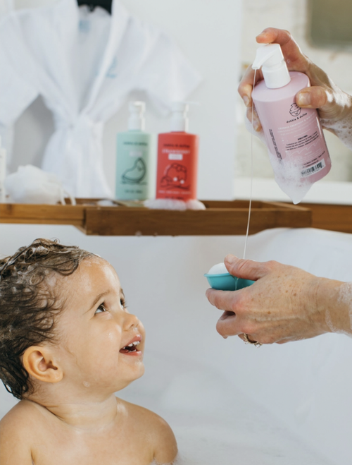 10oz | 296mL
Immerse yourself in a lush tropical oasis with Dabble & Dollop's Coconut 3-in-1 Shampoo, Body Wash, and Bubble Bath. Our premium, plant-based formul