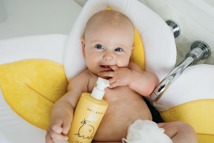10oz | 296mL
Immerse yourself in the mild, uplifting aroma of the only Certified Tear-free Lemon for children with Dabble & Dollop's 3-in-1 Shampoo, Body Wash, a