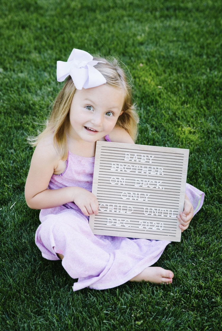 • Trendy and fun, Pearhead’s wooden letterboard is the perfect addition to your Instagram pictures
• Makes the perfect baby shower gift
• Announce a pregnancy, birth