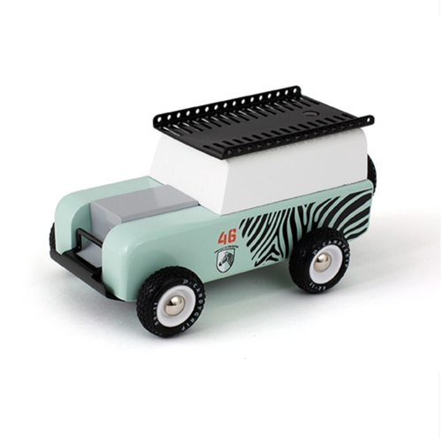 Pack your bags, we’re going on an adventure! The Zebra brings a new level of detail to the House of Candy collection. Mixing hard and soft materials, from the matte