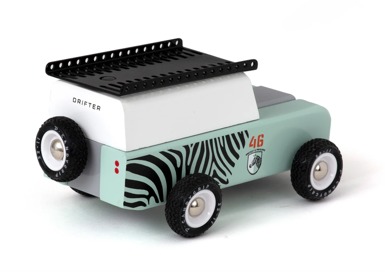 Pack your bags, we’re going on an adventure! The Zebra brings a new level of detail to the House of Candy collection. Mixing hard and soft materials, from the matte