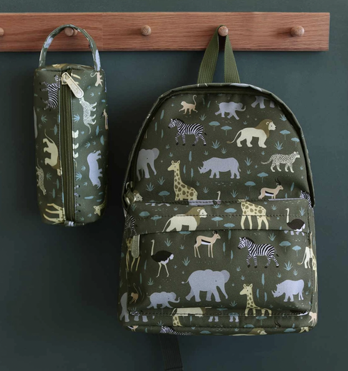 This cool pencil case keeps all your pens and pencils securely in one place. Made from the same durable material as the backpacks, it is lined in the inside, has a z