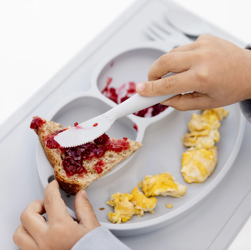 Learning self-feeding skills with utensils is an important developmental milestone. The ezpz Happy Utensils are designed to help older toddlers / preschoo