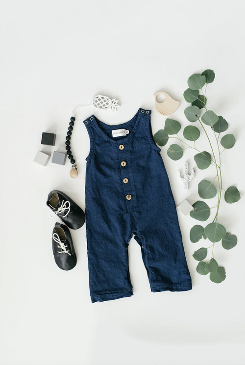 With classic, neutral styles and beautiful details that let your babe’s personality shine, these rompers are a perfect choice for pregnancy reveal photos, month