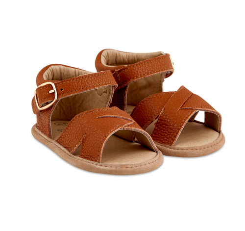 A modern twist on a classic shoe, these sweet sandals in beautiful neutral colors are a wardrobe staple that will look adorable with any outfit. Perfect for day