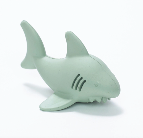 These chunky and durable bath toys are great for the bathtub, beach, and backyard. Made of all-natural rubber with large openings that help toys dry thoroughly and p