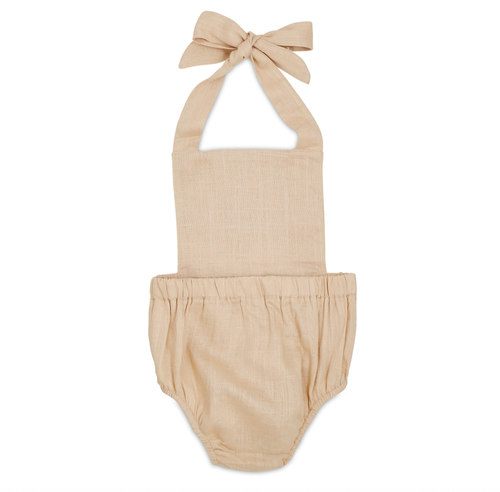 With classic, neutral styles and beautiful details that let your babe’s personality shine, these rompers are a perfect choice for pregnancy reveal photos, monthly