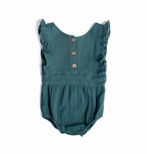 With classic, neutral styles and beautiful details that let your babe’s personality shine, these rompers are a perfect choice for pregnancy reveal photos, monthl