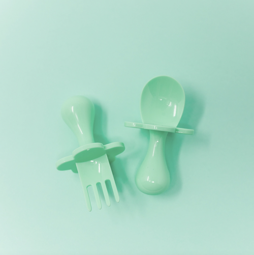 Grabease utensils are one of the safest ways for babies to start self feeding. Our individual sets come with one pair of utensils. Comes with spoon and fork