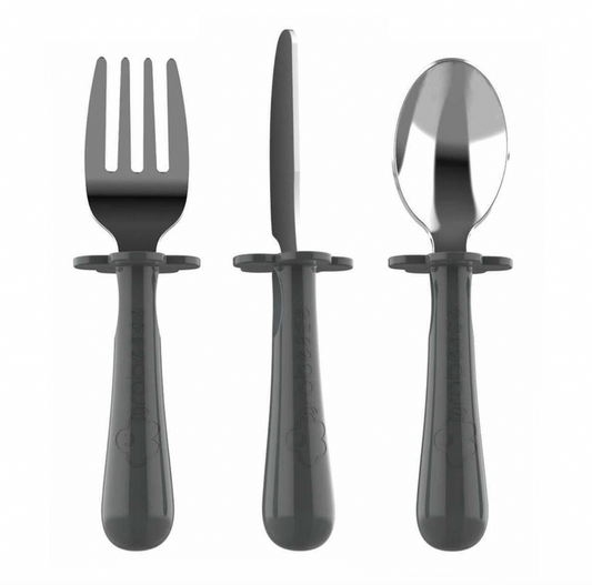 Our 3-piece utensils set is ergonomically designed to safely nurture independence in little ones ready to meet their next self-feeding developmental milestone. U