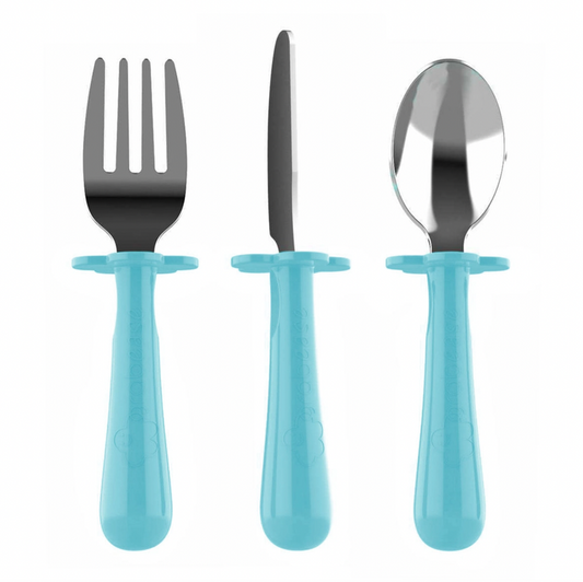 Our 3-piece utensils set is ergonomically designed to safely nurture independence in little ones ready to meet their next self-feeding developmental milestone. Us