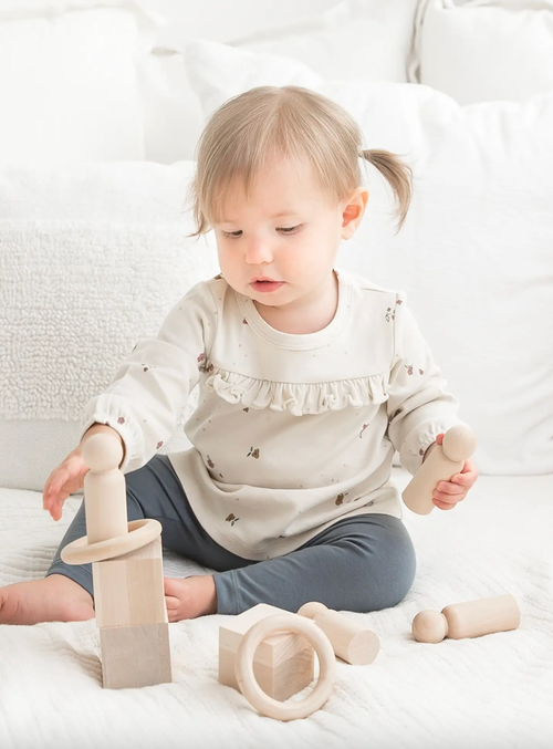 Our organic Leggings are comfy and classic wardrobe staple. These bottoms have the superior softness and luxurious feel of high quality organic cotton. The water