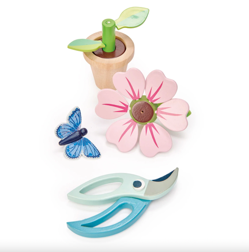 No green fingers needed for this pretty wooden flower and blue butterfly! Leaves and petals are all removable.
Age range: 3 Years And OlderProduct size: 4.13 x 3.94