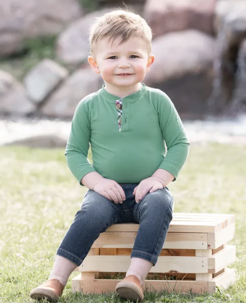 Your little one will love our Pull-on Jeans. Pairs perfectly with a bodysuit for your little!
79% Cotton / 19% Polyester / 2% Elastane
Imported / Designed in the USA
