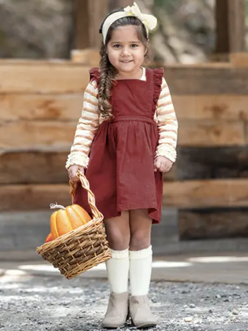 Create picture-perfect memories in this stylish must-have.
Machine wash cold; only non-chlorine bleach when needed; tumble dry low
100% Cotton
Imported / Designed