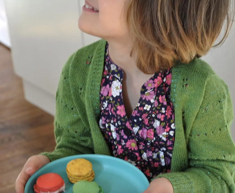 Our Toddler Plate Set features (4) pint-sized plates in an assorted mix of pop colors that will brighten up any meal! Eco-friendly, BPA-free, reusable and dishwasher