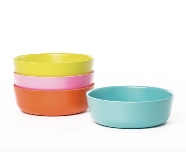 Our children's bamboo fibre bowl set features (4) bowls in pop colors that are pure happiness! These bowls are eco-friendly, shatter-proof, stackable and dishwasher