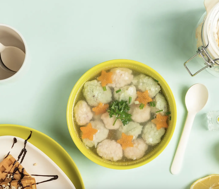 Our children's bamboo fibre bowl set features (4) bowls in pop colors that are pure happiness! These bowls are eco-friendly, shatter-proof, stackable and dishwasher