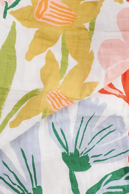 -47x47 inches
-Made of 100% cotton muslin, which only gets softer with time
-Lightweight and breathable
-Machine washable.