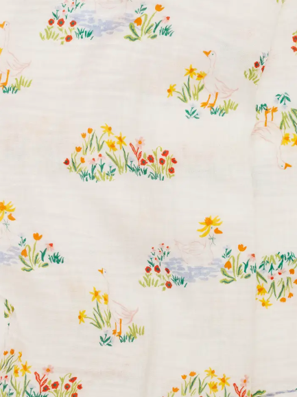 -47x47 inches
-Made of 100% cotton muslin, which only gets softer with time
-Lightweight and breathable
-Machine washable.