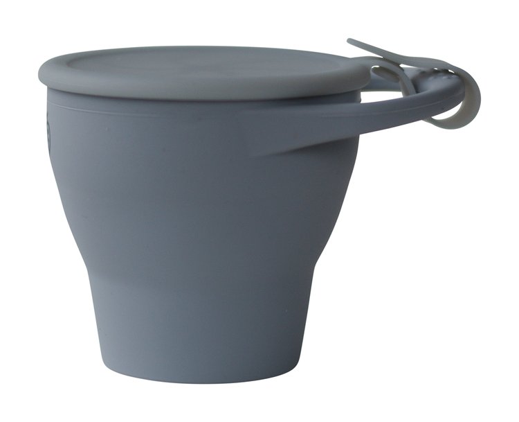 Its easy-grip handle, soft silicone material, and protective lid with stay-put strap make this the perfect accessory for snacking at home or on the go.
100% food-gra
