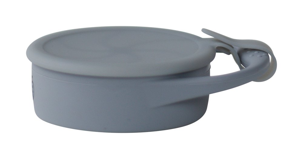 Its easy-grip handle, soft silicone material, and protective lid with stay-put strap make this the perfect accessory for snacking at home or on the go.
100% food-gra