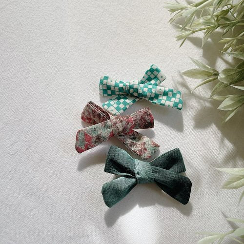 The perfect hair accessory for your precious little girl in our limited edition blush abstract color!
Due to the nature of how our Limited Edition fabrics are purcha