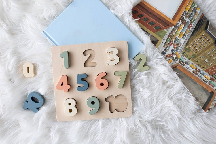 Your little baby girl or baby boy will love playing and learning their numbers with this adorable wooden puzzle by Pearhead!
• Includes wooden 1-10 number puzzle in