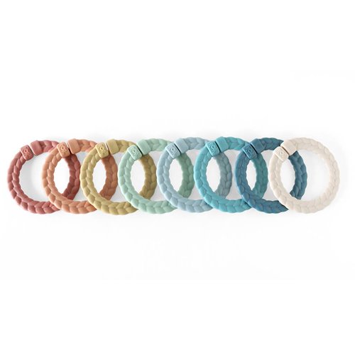 Love these Links! A rainbow of color & endless entertainment awaits with our Ritzy Rings™ from our Bitzy Bespoke™ collection!
Ultra-versatile with various ways t