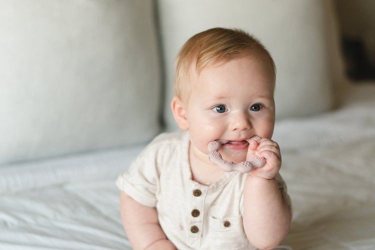 The ring design is super easy for baby to grasp and hold, and the variety of textures help soothe sore gums. Made of 100% food-grade silicone, it’s easy to wash and