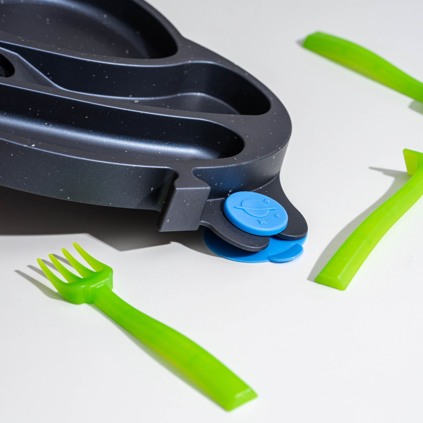 UFO Training Plate and Utensils by Constructive Eating