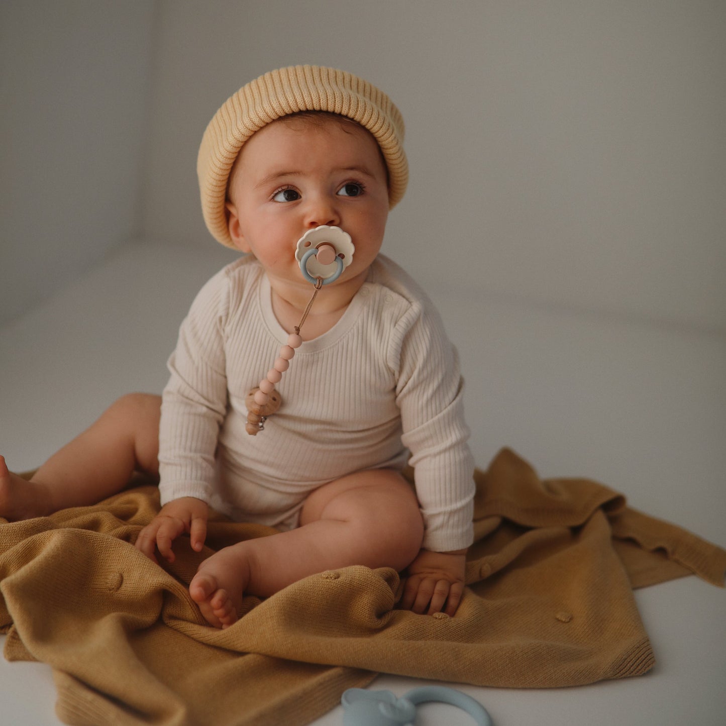 FRIGG Daisy Natural Rubber Pacifier 2-Pack