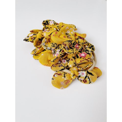 The perfect hair accessory for your precious little girl in our limited edition yellow floral color!
Due to the nature of how our Limited Edition fabrics are purchas