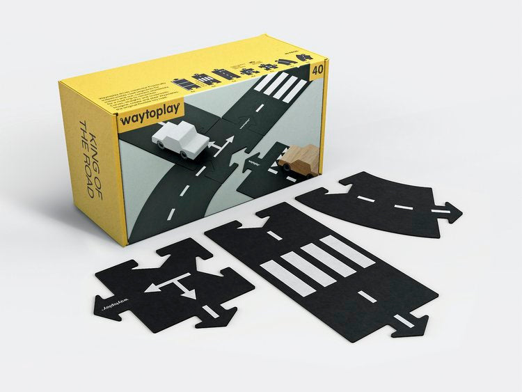 If you want to be King of the Road, this is your set! It contains no less than 40 parts for maximum fun for everyone. This set is big and is highly recommended for k