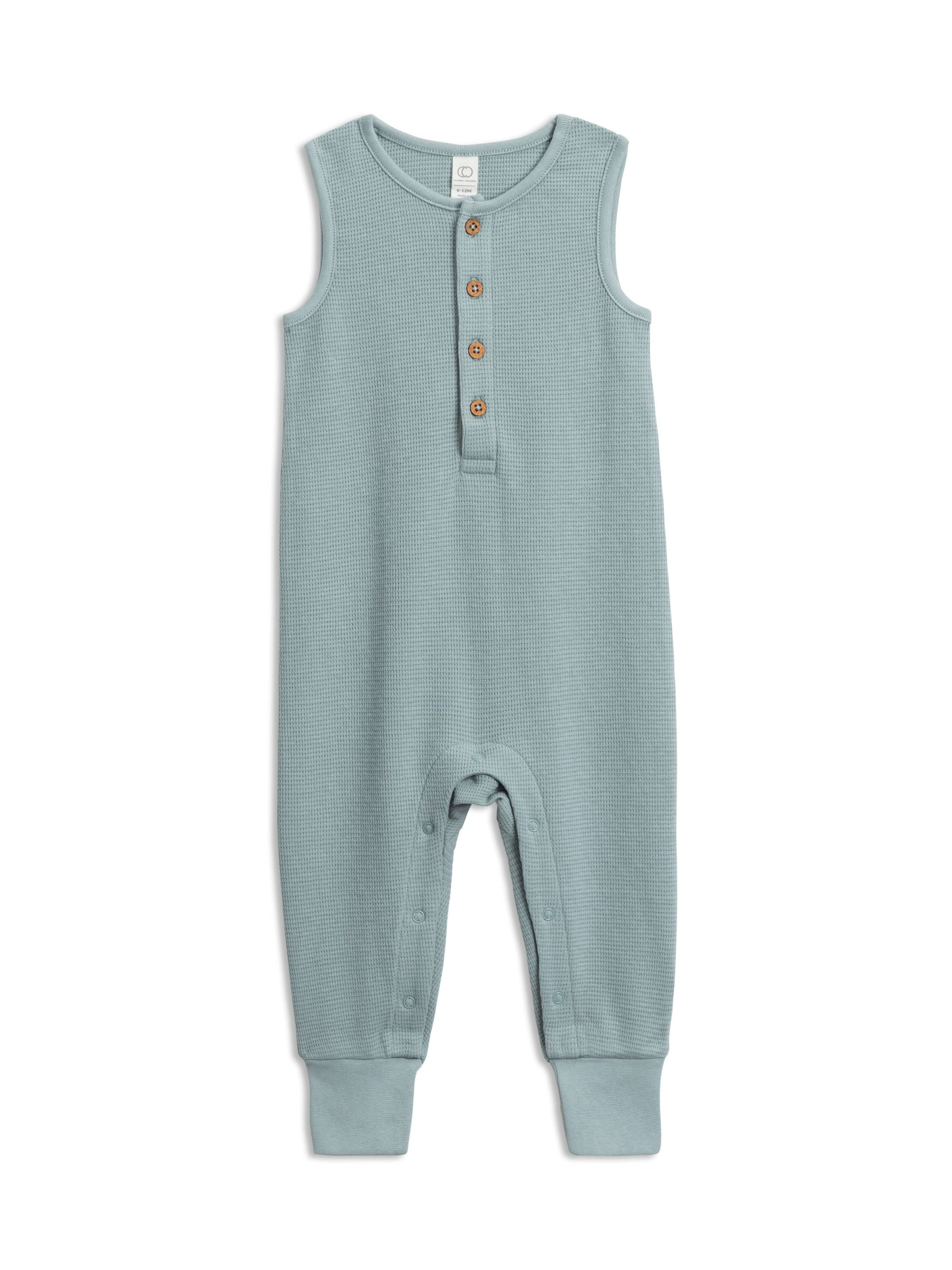 Our Wade Romper is made from 100% organic waffled cotton, and has eco-friendly coconut buttons and nickel-free snaps to make getting dressed effortless. Made of 100%