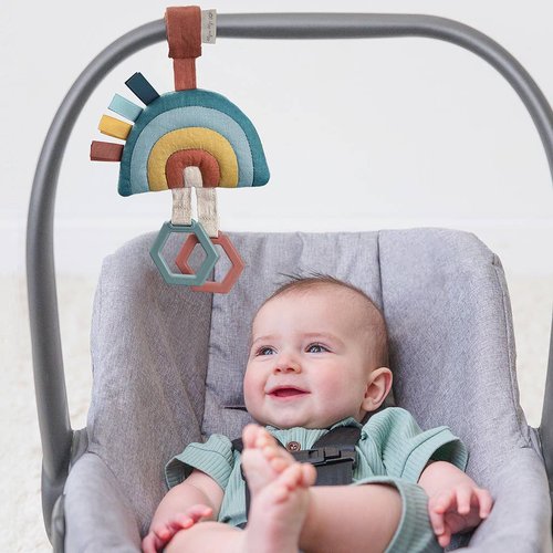 Let’s Explore! Our Ritzy Jingle™ from our Bitzy Bespoke™ collection is the playful pick-me-up your babe can’t resist!
Sensory design in mind, this toy is crafted wit