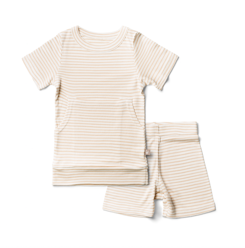 




The perfect two-piece outfit for a day out running errands or for an extra-cozy bedtime. Now with shorts and short sleeves for the warmer temperatures!
Fabric: 