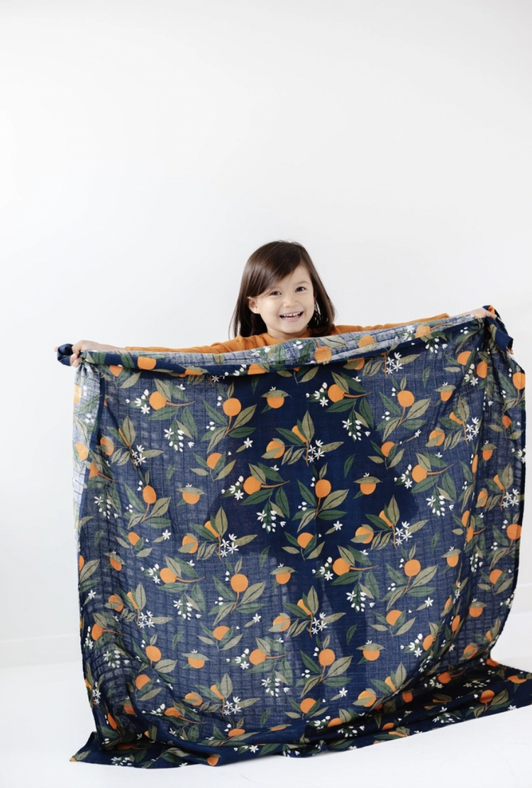 -47x47 inches
-Made of 100% cotton muslin, which only gets softer with time
-Lightweight and breathable
-Machine washable.