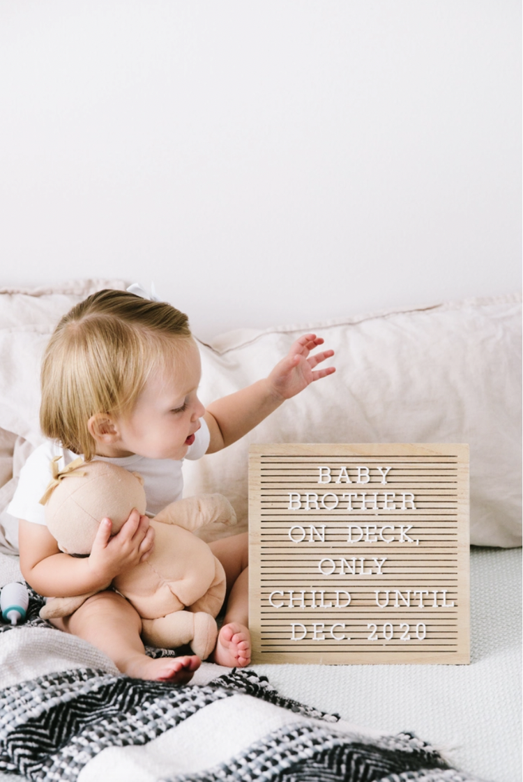 • Trendy and fun, Pearhead’s wooden letterboard is the perfect addition to your Instagram pictures
• Makes the perfect baby shower gift
• Announce a pregnancy, birth