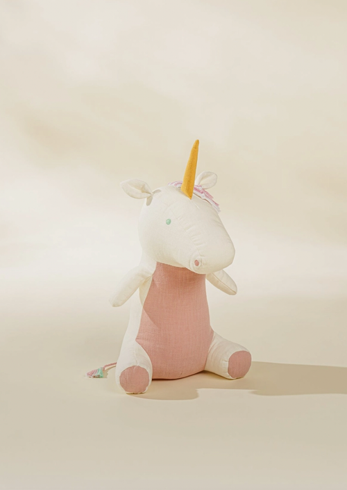 Colorful and friendly, our beautiful unicorn PEGAZ loves stories and sleep overs! PEGAZ lives off of hugs and kisses, so it's really not high maintenance at all.
Mad