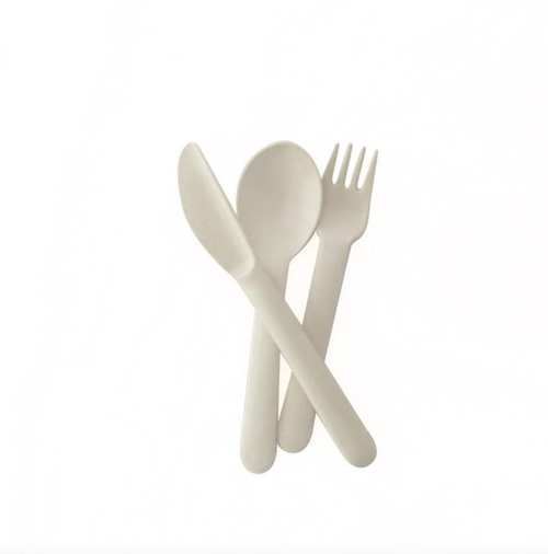 Designed for pint-sized hands, this set is conceived for kids 4 and up who begin to mimic cutting and shoveling food with a fork and a knife. Our children's cutlery 