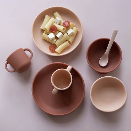 Made with premium, food-grade silicone, this product offers a toddler-proof alternative to traditional plastic and fragile dishware for tots. This duo of plates feat